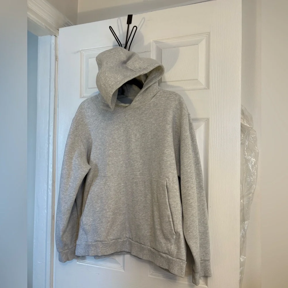 Lululemon Gray Hoodie Medium Pullover Sweatshirt Relaxed Fit Athleisure unisex - Picture 2 of 5